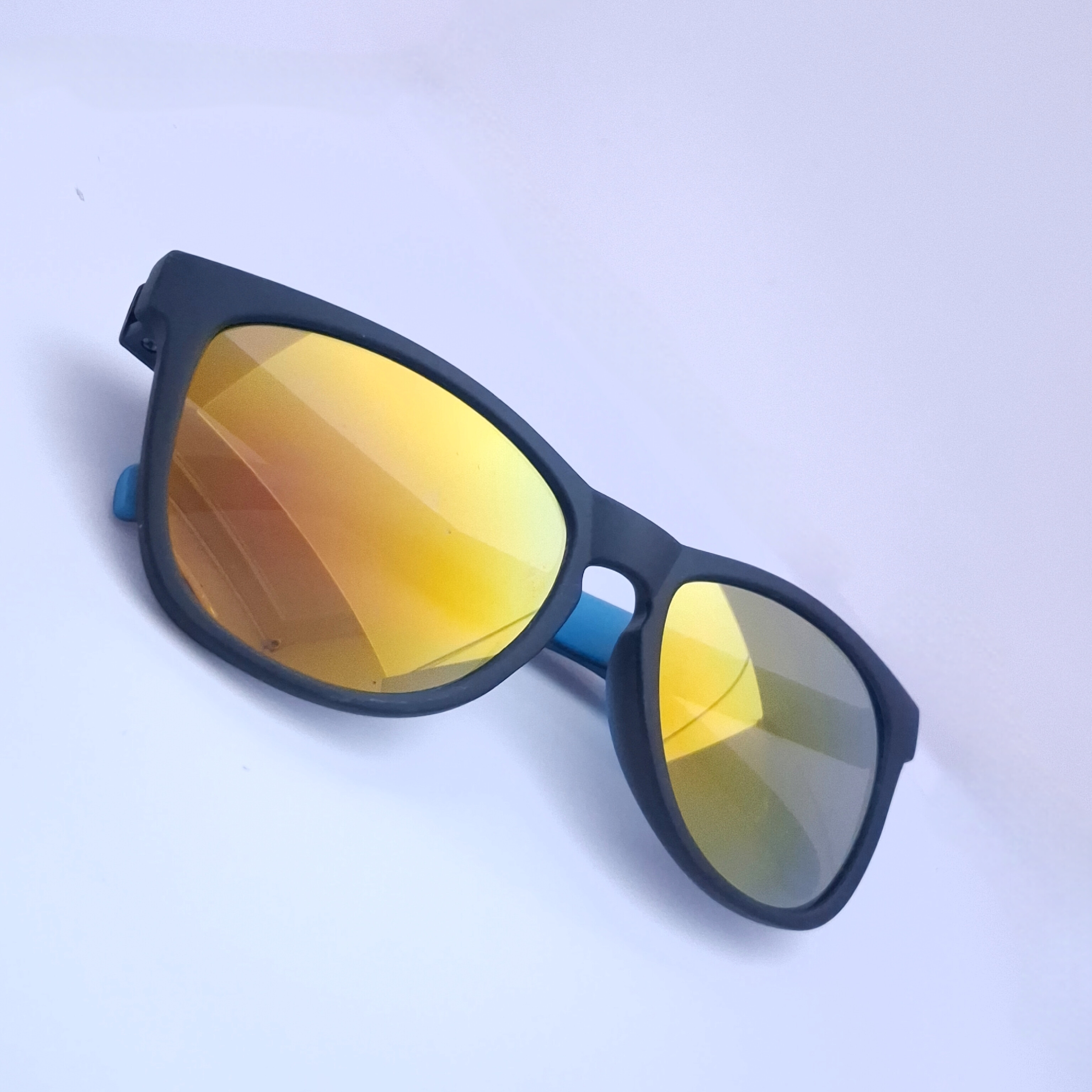 عینک آفتابی بچگانه sunny toys